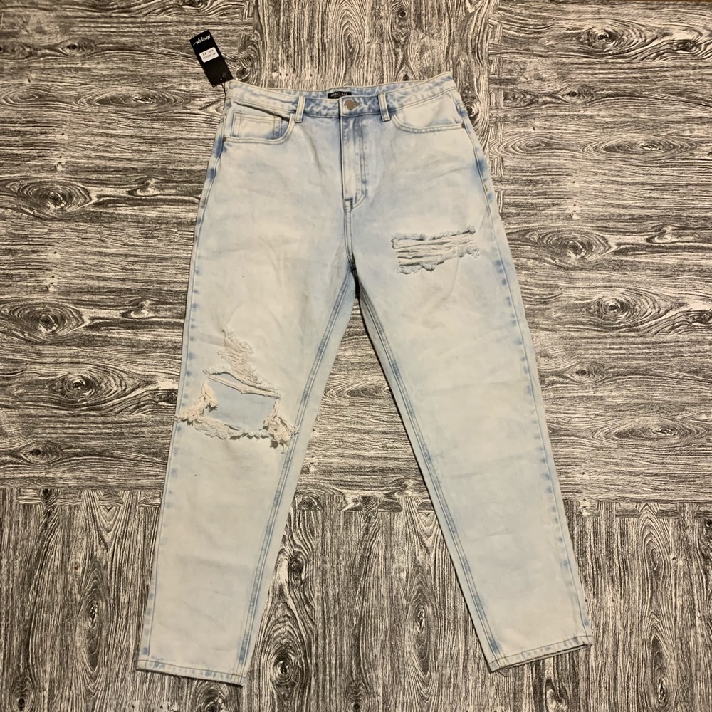 Women’s XL distressed mom Jean in light wash